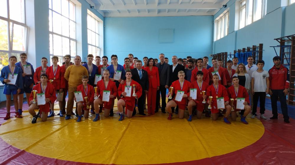 Калужские коммунисты оказали помощь в проведении турнира по самбо