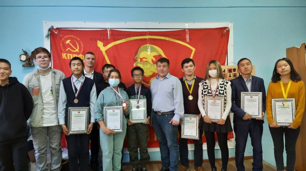 В Туве прошел шахматный турнир, посвященный 103-летию Комсомола