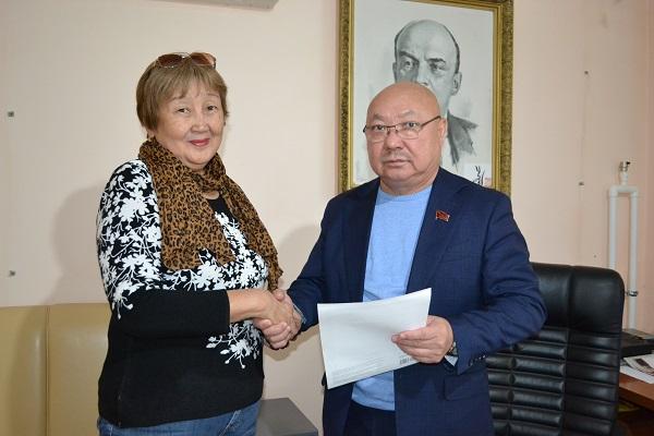 Республика Калмыкия. Общество слепых поблагодарило КПРФ за спонсорскую помощь