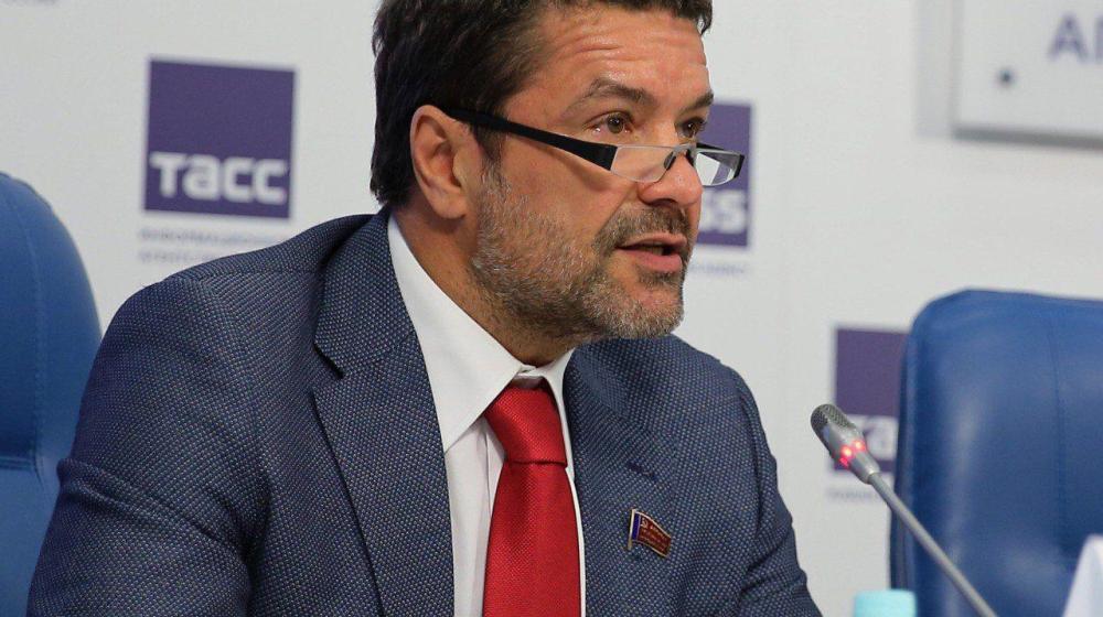 Александр Ющенко о возможном отказе термина «QR-код»: Люди организовались и протестуют именно против сути — «куаркодизации»