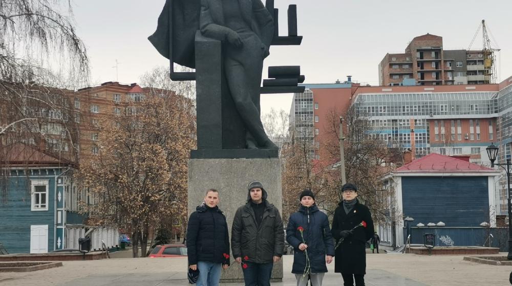 Саратовская делегация посетила комсомольский слет ПФО