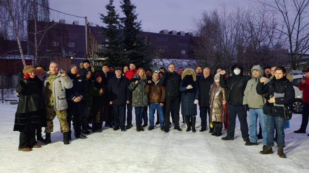 Москва: Очередной день противостояния с рейдерами - отбито три бульдозерных атаки на народное предприятие «Айвори»