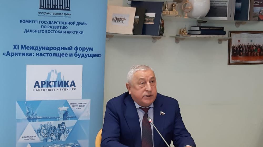 Николай Харитонов выступил на пленарном заседании XI Международного форума «Арктика: настоящее и будущее»