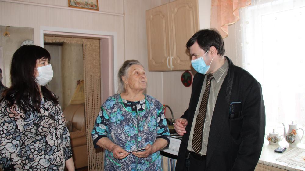 Рязанские депутаты-коммунисты поздравили с новогодними праздниками активистов ветеранской организации