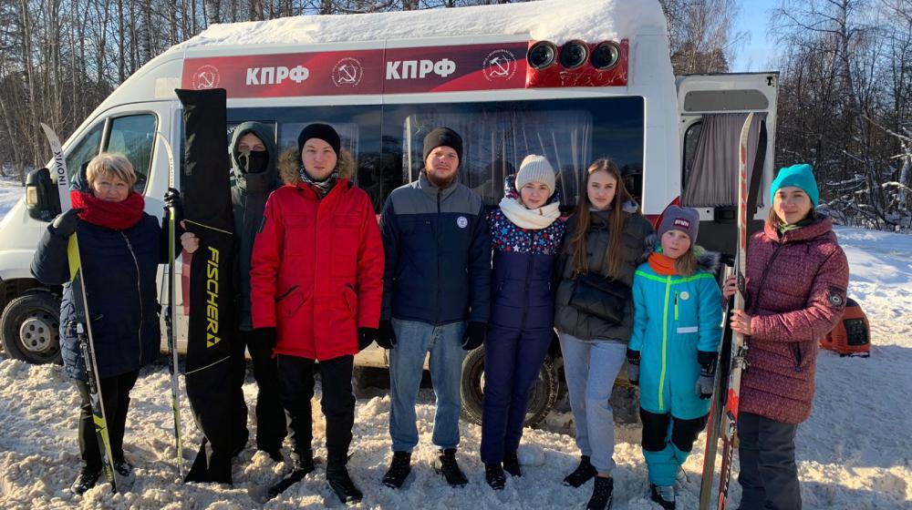 Костромская область. КПРФ и активисты женского движения открыли «красную лыжню»