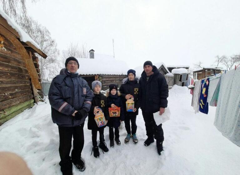 Нижегородская область. Новогодние подарки от местных коммунистов и активисток женского движения