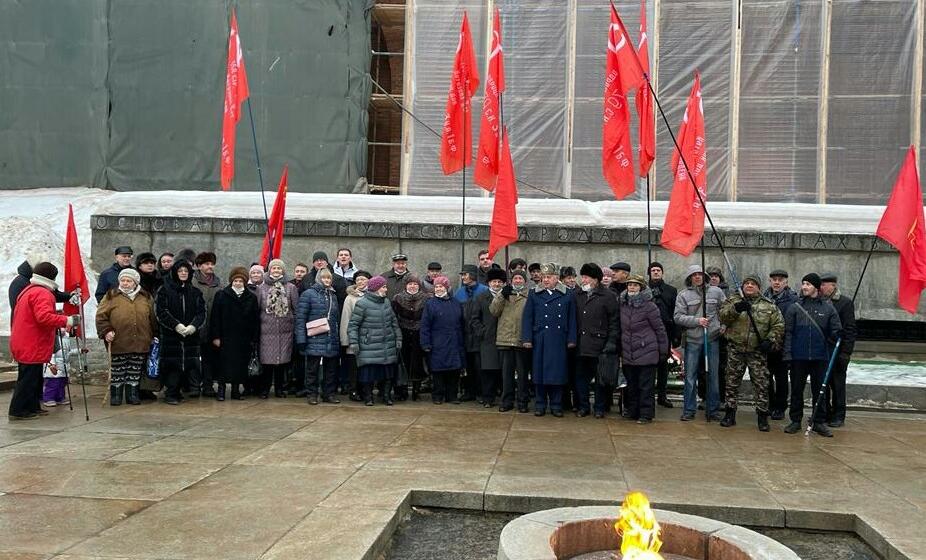 Новгородские коммунисты отметили 78-ю годовщину освобождения Великого Новгорода от немецко-фашистских захватчиков