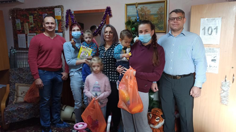Коммунисты Севастополя продолжают новогоднюю благотворительную акцию «Радость детям»
