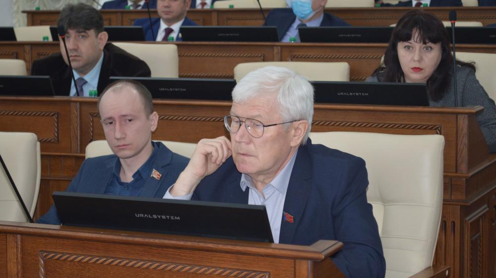 Алтайский край. Депутаты КПРФ в местном законодательном органе отстаивают права трудящихся