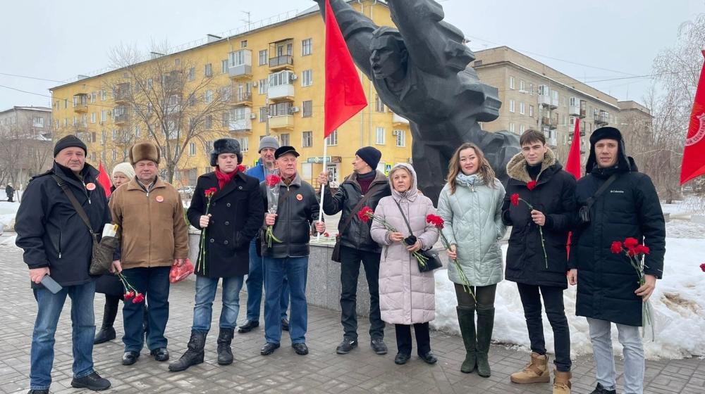 Волгоград. Коммунисты приняли участие в торжественных мероприятиях, посвященных 79-й годовщине Победы в Сталинградской битве