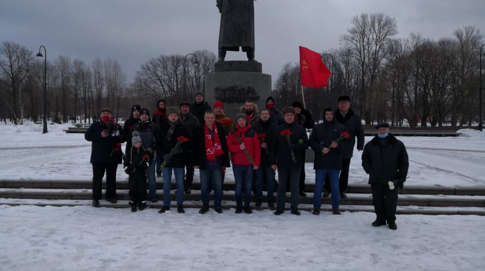 Санкт-Петербург. Коммунисты отметили день создания народной армии
