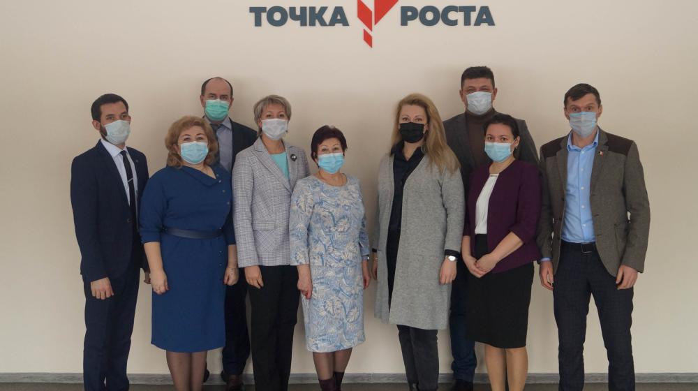 Удмуртия. Депутат Госдумы Мария Дробот выяснила, как реализуется проект «Образование» в Можге и провела встречу с жителями района