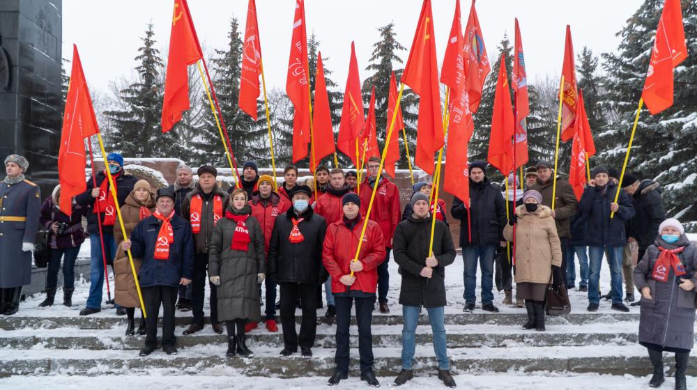 Коммунисты Курской области приняли участие в торжественных мероприятиях, посвященных 79-й годовщине освобождения города Курска от немецко-фашистских захватчиков