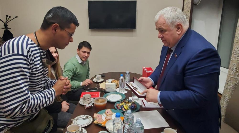 К.К. Тайсаев встретился с депутатом Конгресса Перу от левой партии «Свободная Перу» А. Рейесом Камой