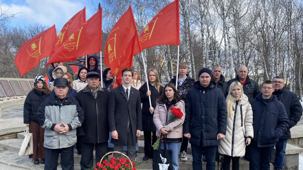 Ставропольские коммунисты и комсомольцы почтили память участников войны в Афганистане
