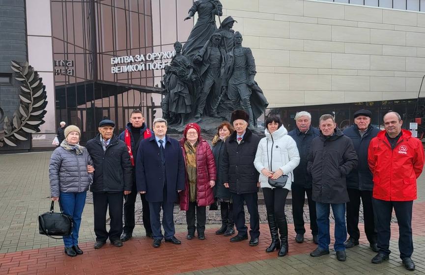 Коммунисты Белгородской области достойно отметили День Советской Армии и Военно-морского флота
