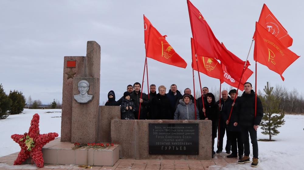 В Орле состоялся автопробег в честь 104-ой годовщины создания Рабоче-крестьянской Красной армии