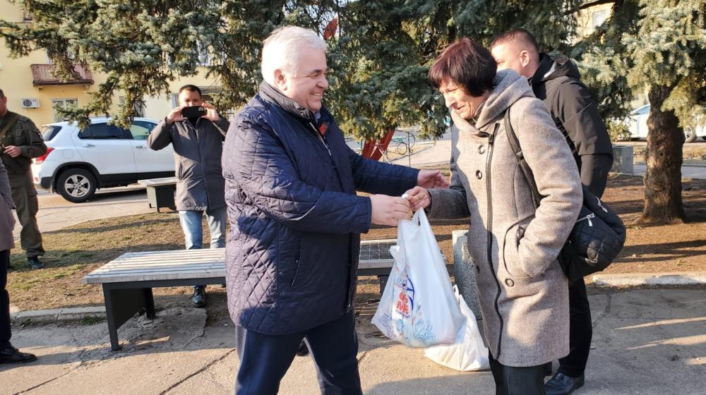 Депутаты КПРФ навестили раненых защитников ЛНР и вручили им юбилейные медали «100-летие образования СССР»