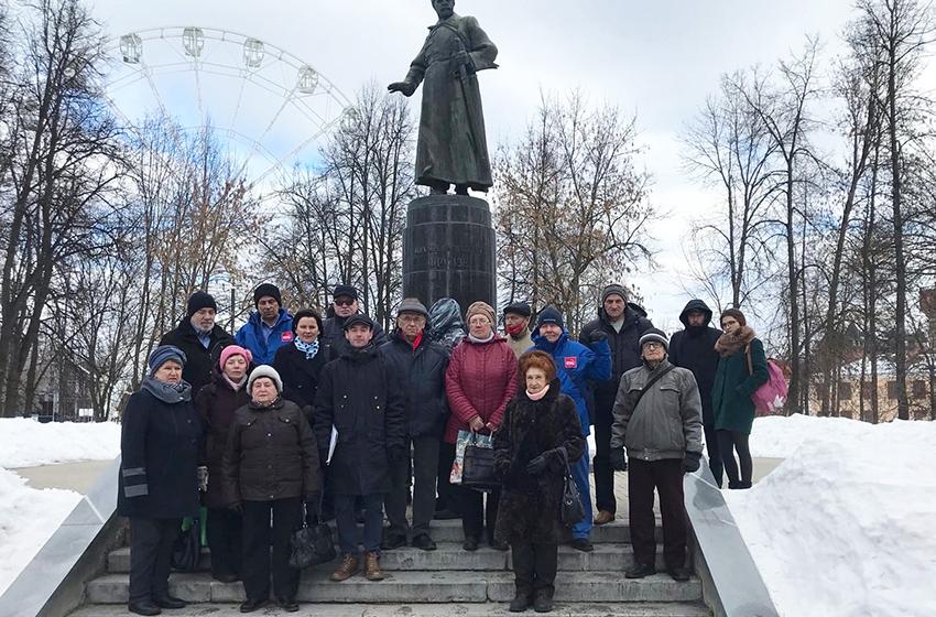 Коммунисты города Иваново почтили память И.В. Сталина