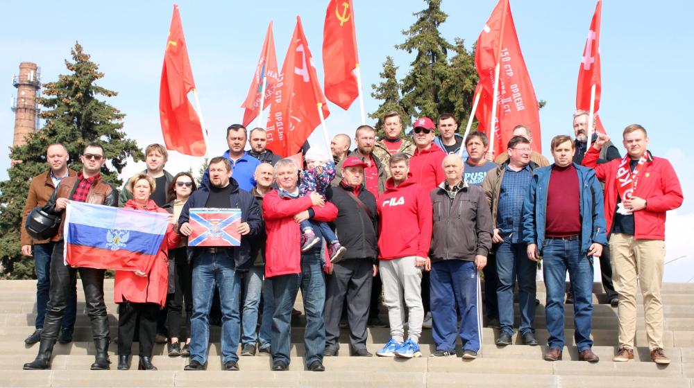В Воронеже коммунисты провели автомобильный патриотический флэшмоб в поддержку спецоперации Вооруженных сил РФ на Украине