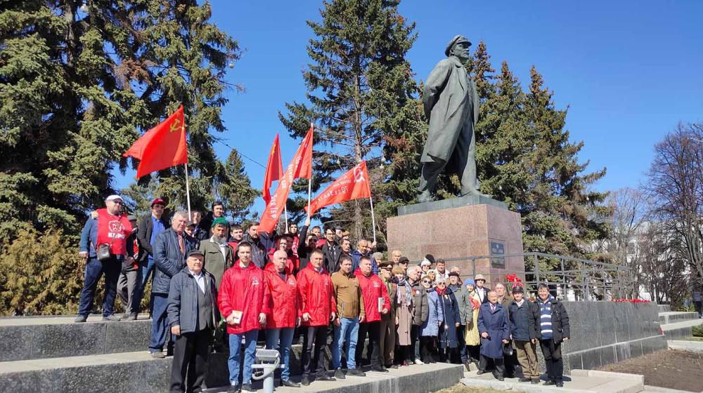 Коммунисты Чувашии отметили 152-ю годовщину со дня рождения В.И. Ленина