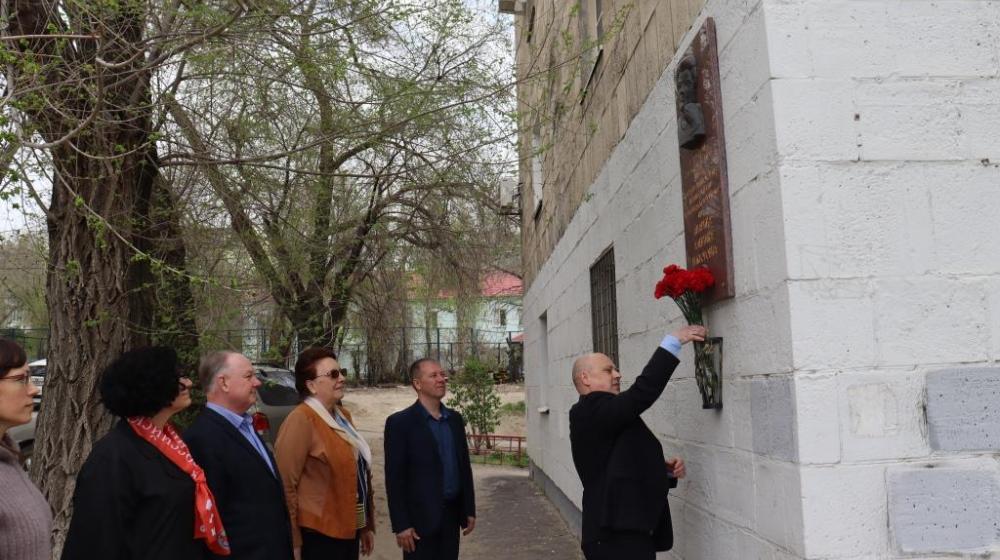 Волгоградская область. В городе Волжском открылся сквер имени А.В. Апариной