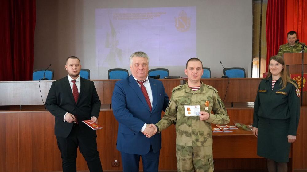 Первый секретарь Воронежского обкома КПРФ Андрей Рогатнев встретился с сотрудниками управления Росгвардии