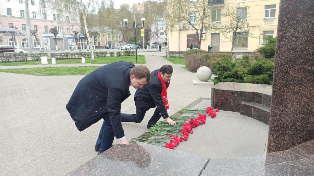 Рязанские коммунисты почтили память почетного гражданина города Надежды Чумаковой