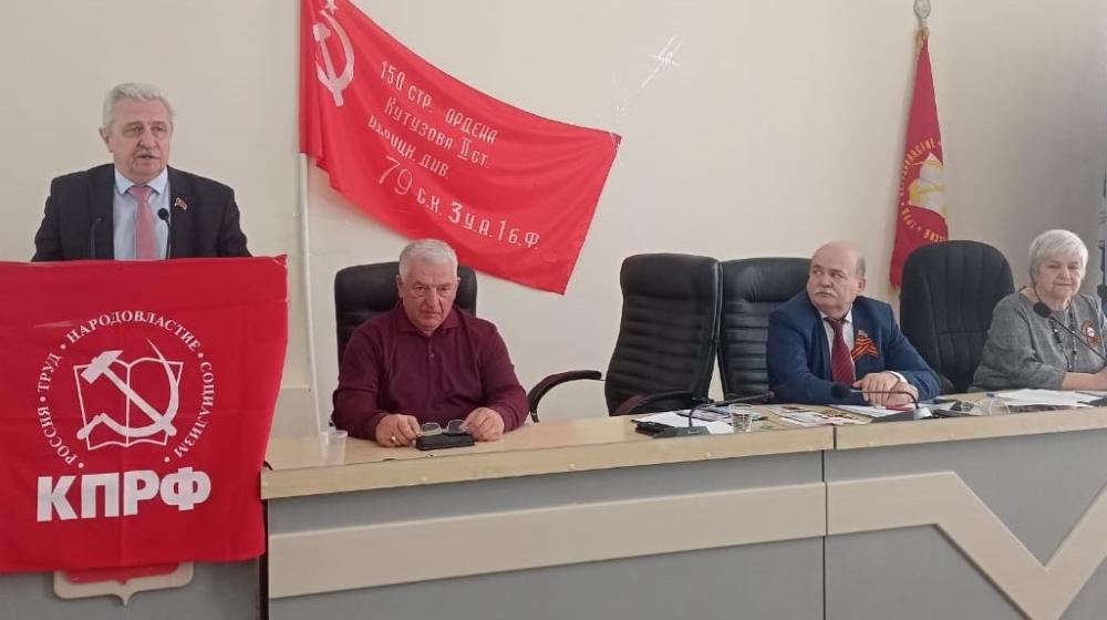 Краснодарский край. Коммунист-депутат Госдумы Н.И. Осадчий принял участие в Конференции белореченских коммунистов
