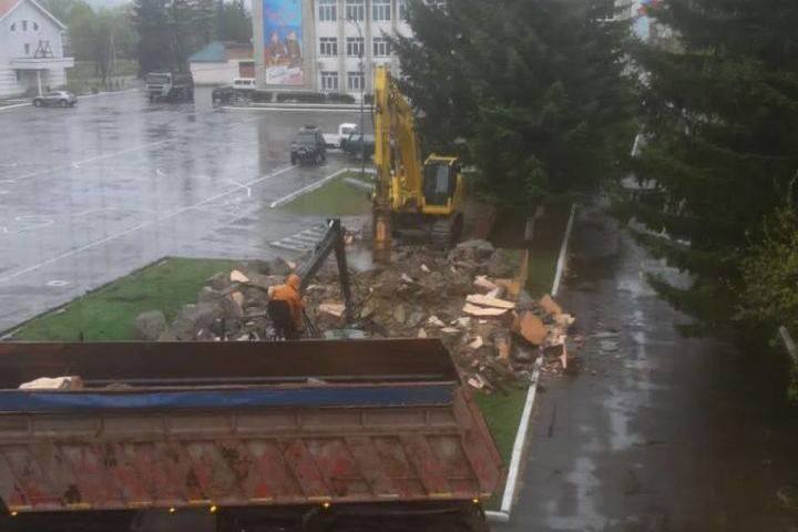 Искоренить нацизм и вандализм! Заявление приморских коммунистов