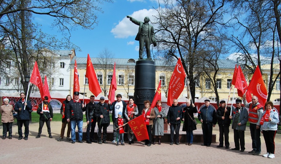 Калуга. Первомай шагает по планете
