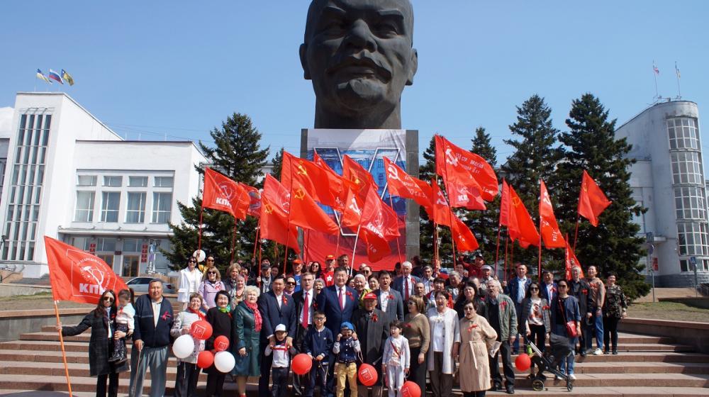 Республика Бурятия: Первомай шагает по планете…