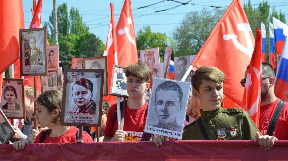 Ростовские коммунисты прошли в рядах «Бессмертного полка» - 2022