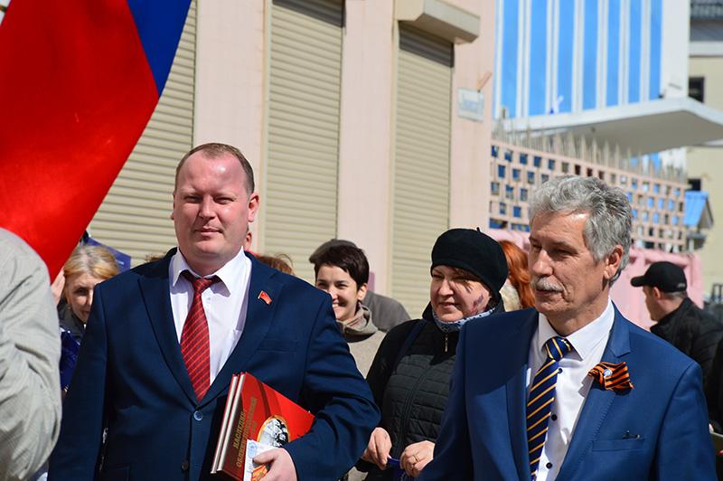 Лидер ивановских коммунистов Александр Бойков поздравил работников оборонных предприятий с приближающимся Днём Победы