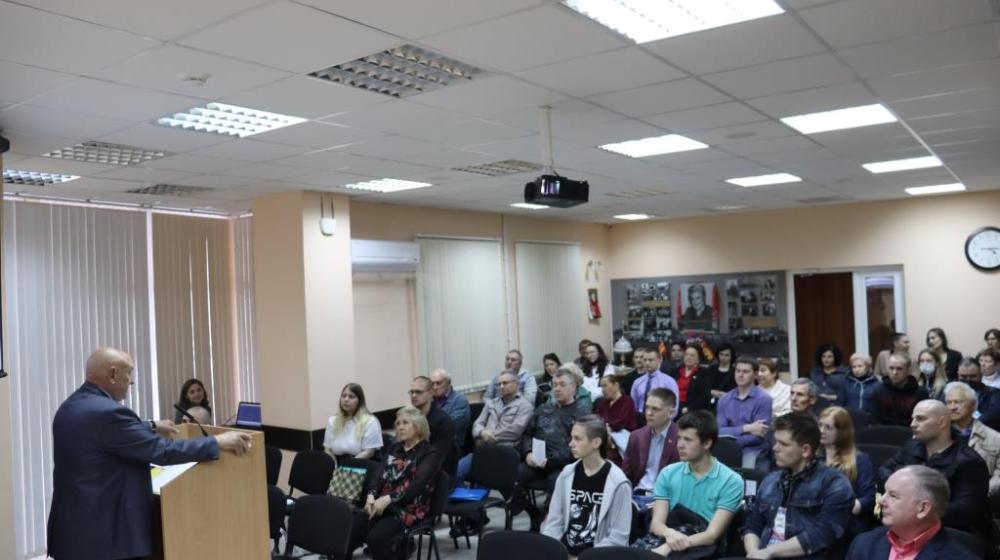 Волгоград. В Сталинградском обкоме КПРФ прошло очередное политзанятие