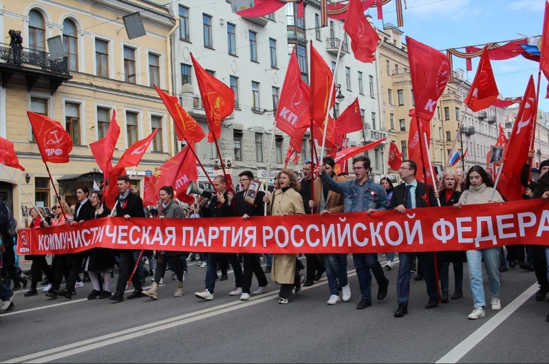 Коммунисты Ленинграда отметили День Победы