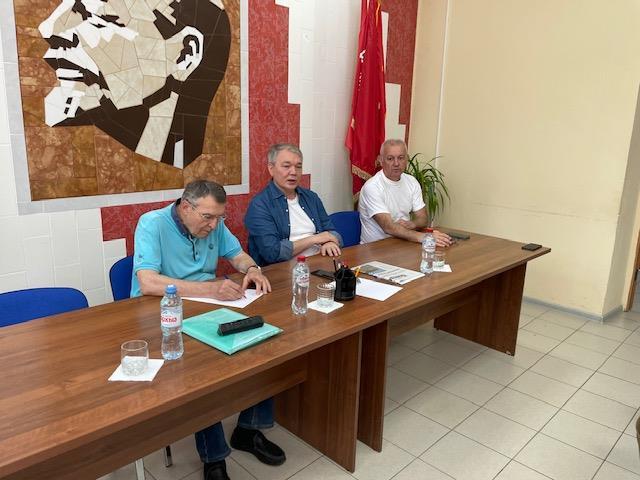 Леонид Калашников встретился с тольяттинским активом КПРФ