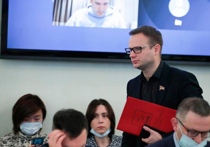 Депутат  фракции КПРФ в Госдуме Владимир Исаков внёс поправки в закон «О внешней администрации по управлению организацией», защищающие права и интересы рабочих и представителей профсоюзов