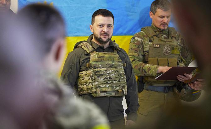 Сергей Обухов – «Свободной прессе»: Зеленский Америку вполне устраивает как человек, намеревающийся воевать с Россией «до последнего украинца»