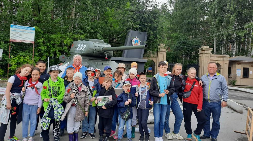 Пионеры Екатеринбурга приняли участие в мероприятиях, посвященных Дню памяти и скорби 22 июня