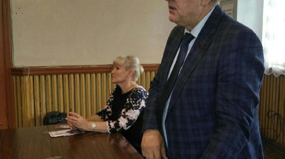 Н.В. Коломейцев встретился с активистами райкома КПРФ и трудовыми коллективами в городе Пестово Новгородской области