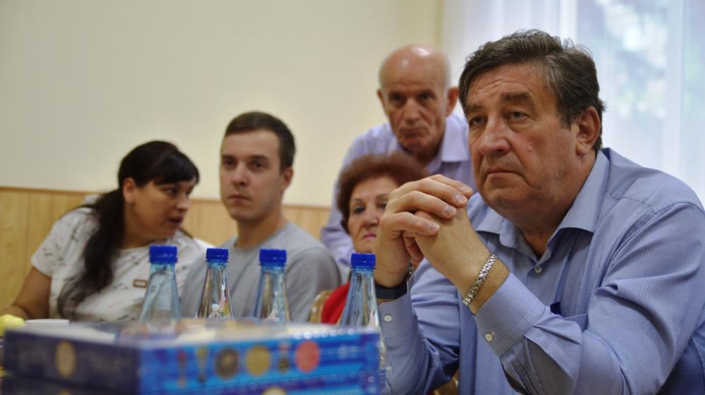 Лидер ставропольских коммунистов Виктор Гончаров: Теплом своих сердец мы отогреваем семьи из ЛДНР!