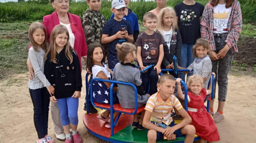 Депутат-коммунист Тюменской областной Думы Тамара Казанцева выполняет наказы избирателей