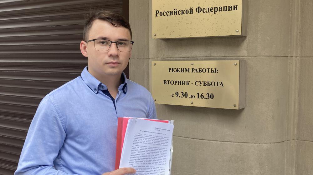 В.П. Исаков: «Четыреста подписей сельских учителей Кировской области переданы в приёмную Президента с требованием повышения зарплаты»