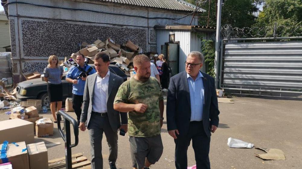Московская область. Депутат КПРФ Александр Наумов посетил волонтёров и пункт сбора гуманитарной помощи Донбассу