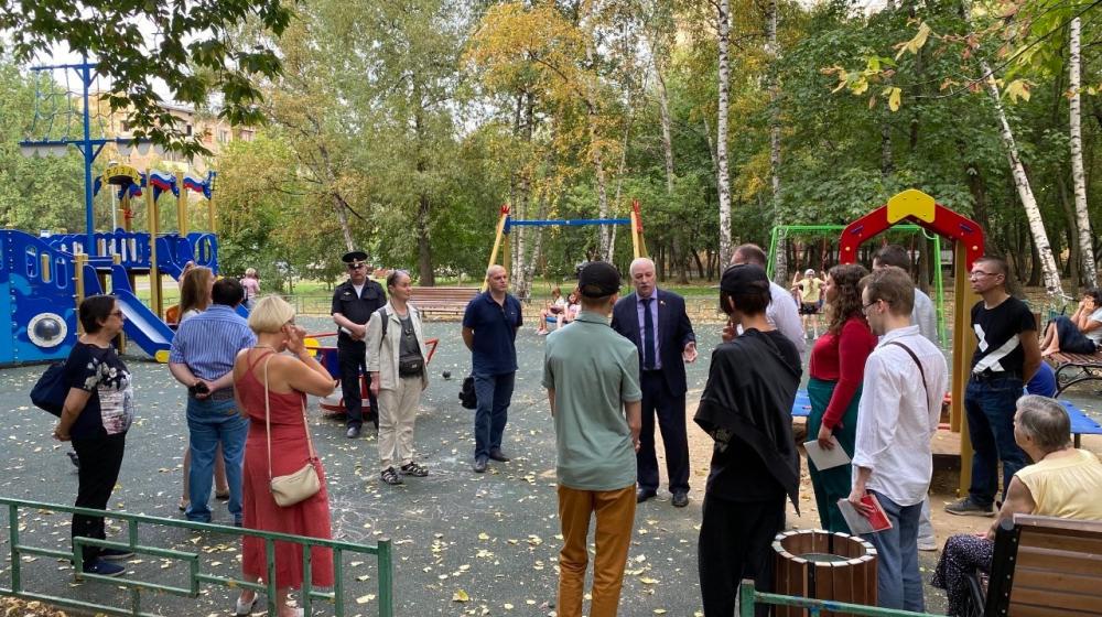 Москва. Депутаты и кандидаты от КПРФ встретились с жителями района Марфино
