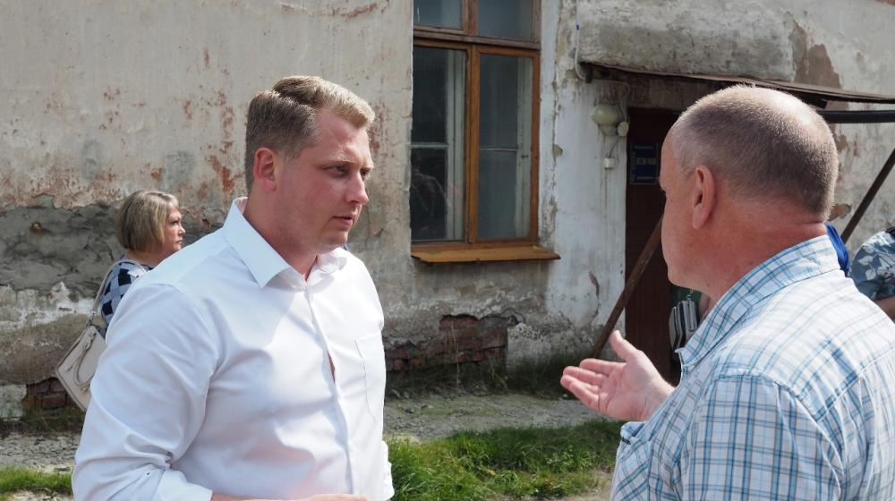 Свердловская область. Александр Ивачёв совершил рабочую поездку в Красноуральск и встретился с жителями города