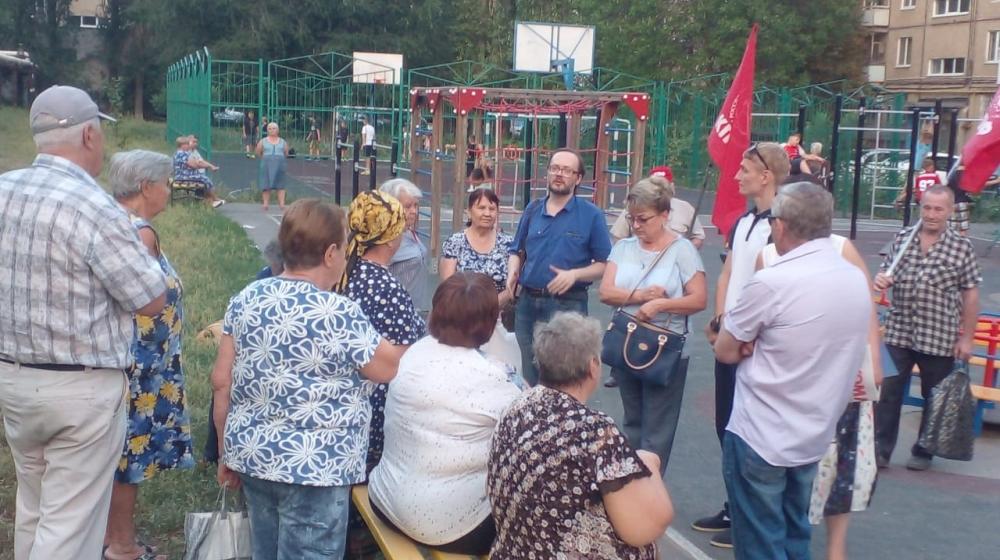 Ольга Алимова провела встречу с жителями Саратова