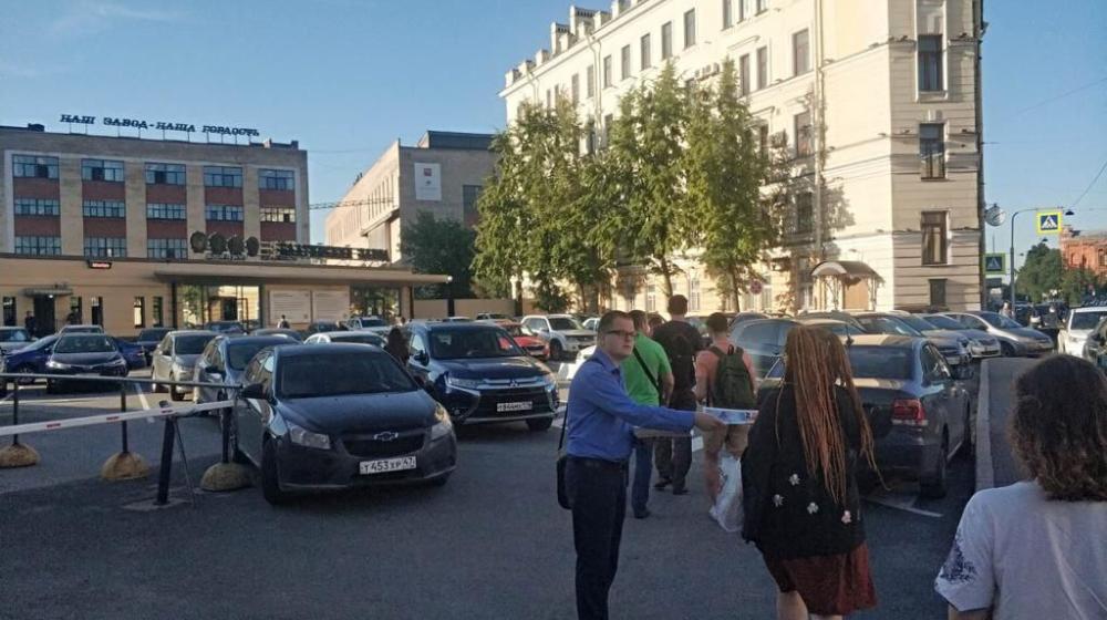 Ленинградские коммунисты вовлекают рабочих в политическую борьбу