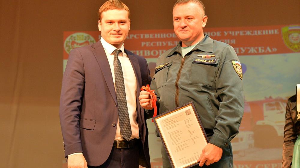Глава Хакасии Валентин Коновалов считает важным укреплять и развивать противопожарную службу, обеспечивая безопасность региона